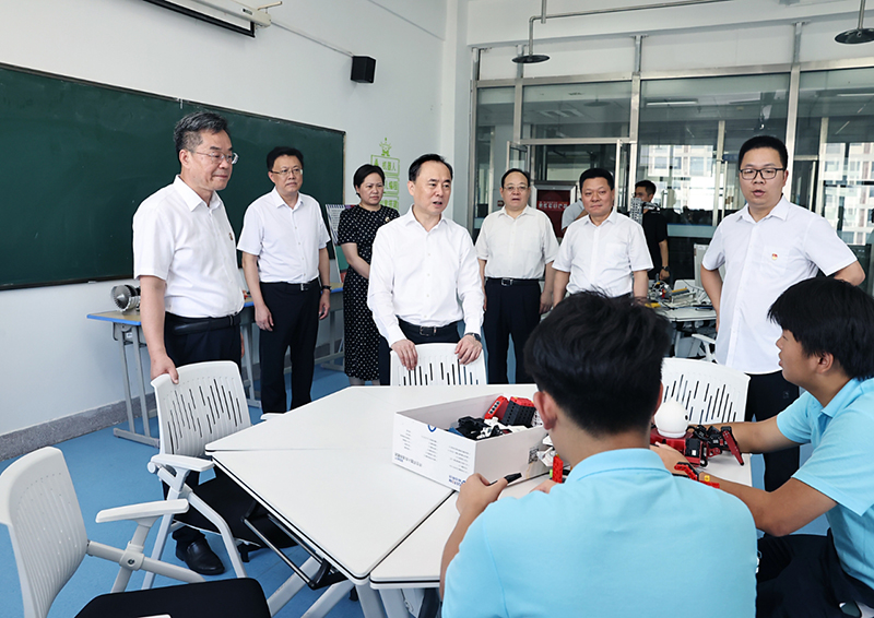 徐州市委书记宋乐伟莅临我校调研指导